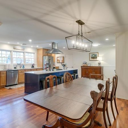 Spacious St Simons Island Vacation Rental With Pool! St. Simons Island Dış mekan fotoğraf