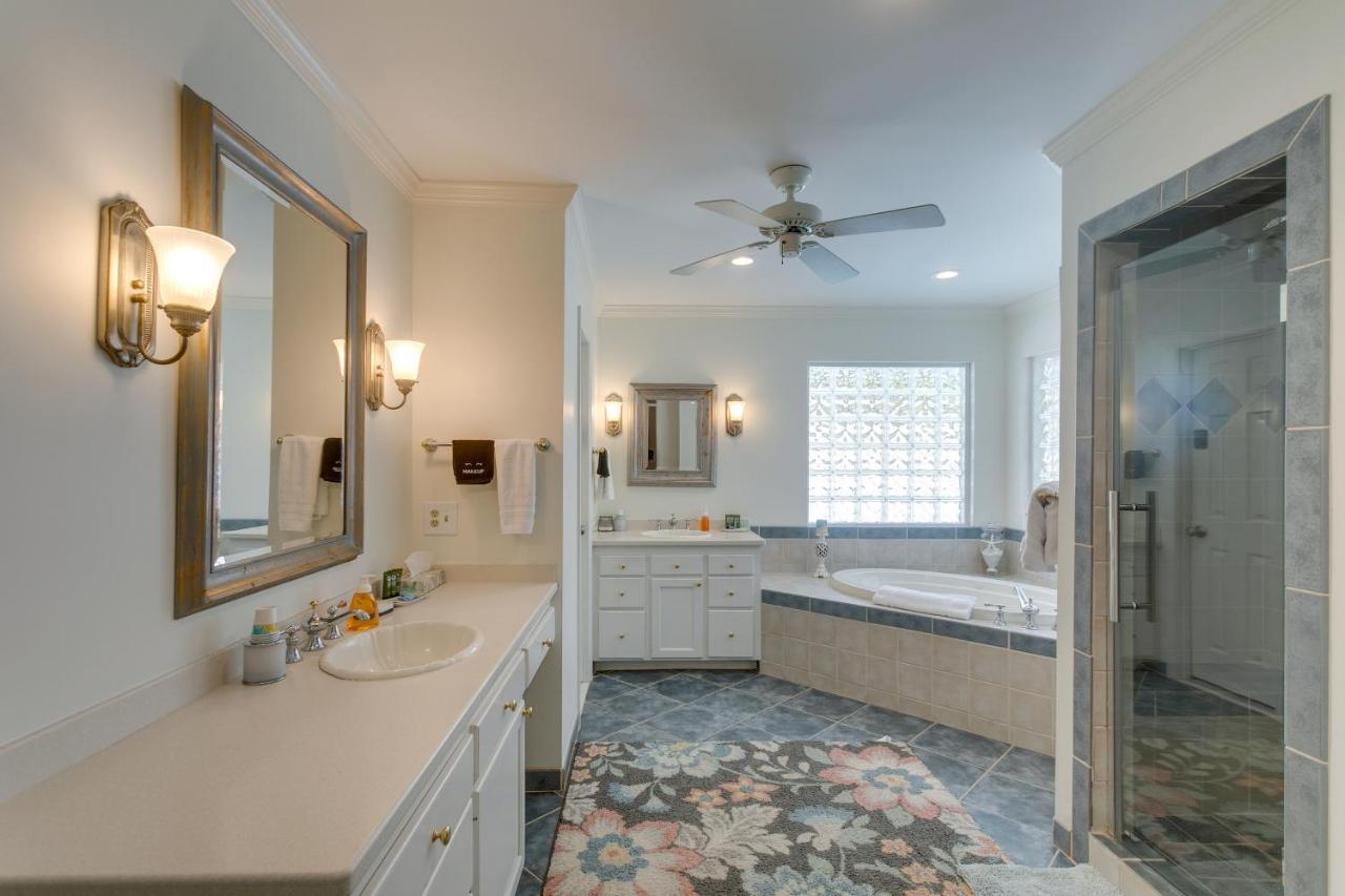 Spacious St Simons Island Vacation Rental With Pool! St. Simons Island Dış mekan fotoğraf
