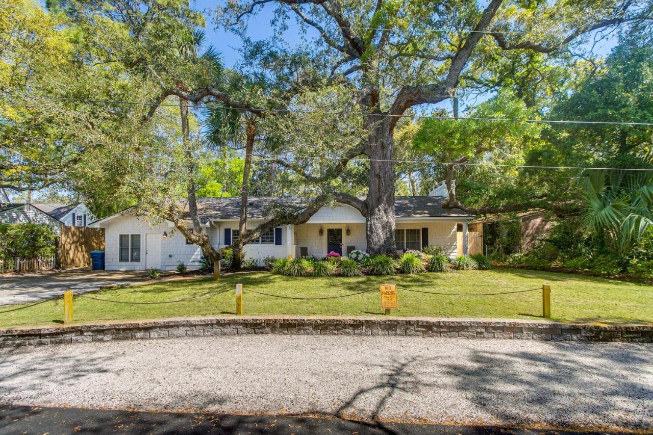 Spacious St Simons Island Vacation Rental With Pool! St. Simons Island Dış mekan fotoğraf