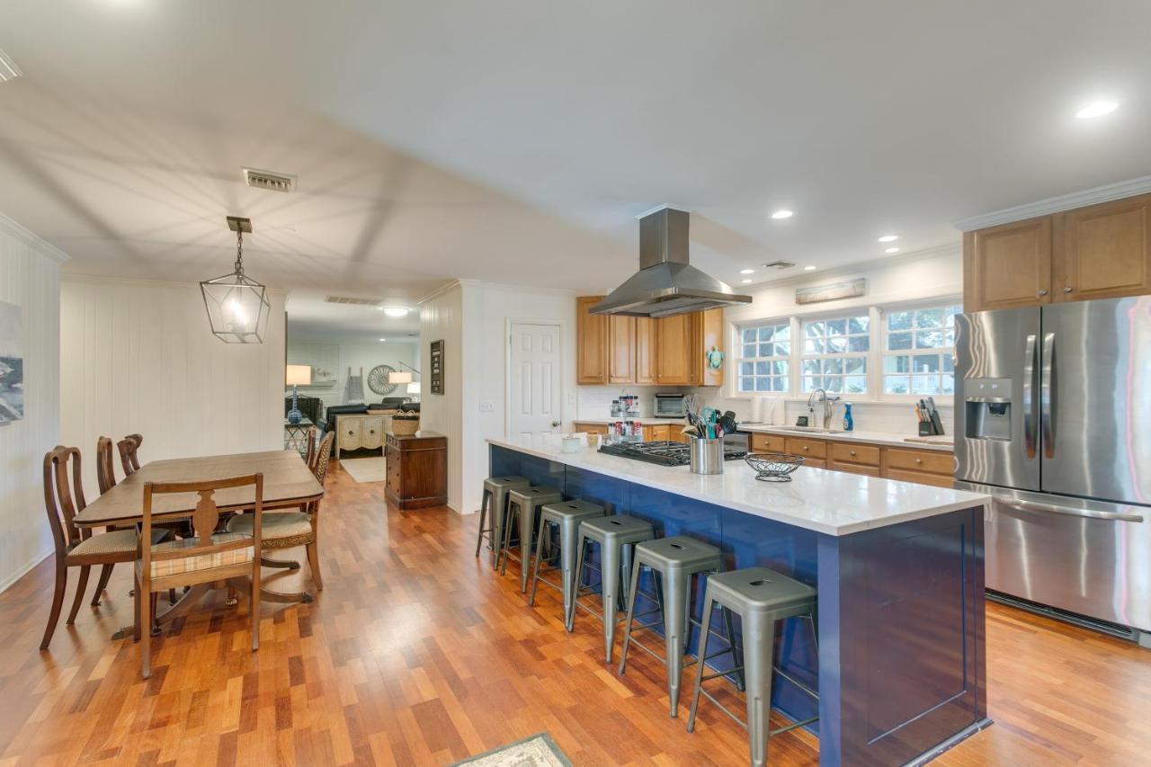 Spacious St Simons Island Vacation Rental With Pool! St. Simons Island Dış mekan fotoğraf