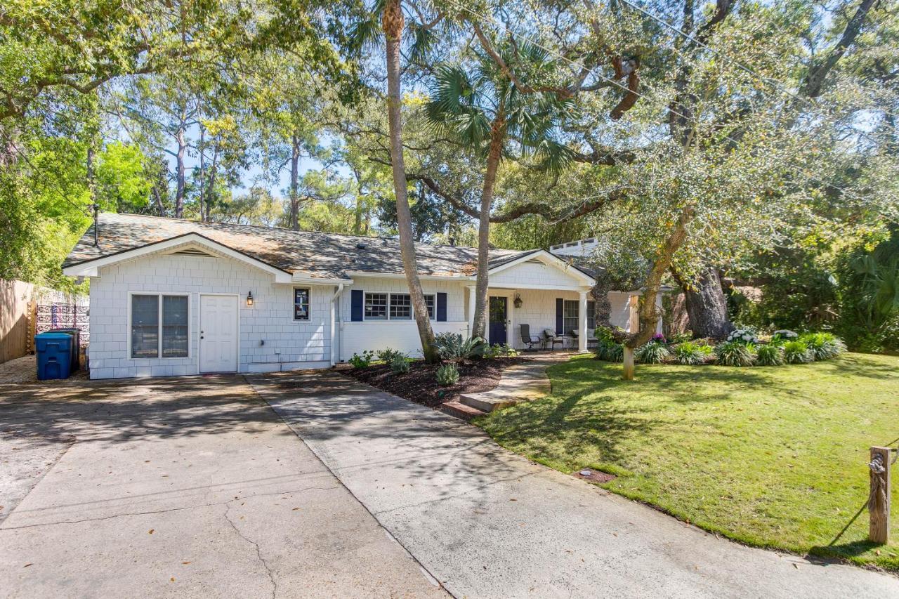 Spacious St Simons Island Vacation Rental With Pool! St. Simons Island Dış mekan fotoğraf